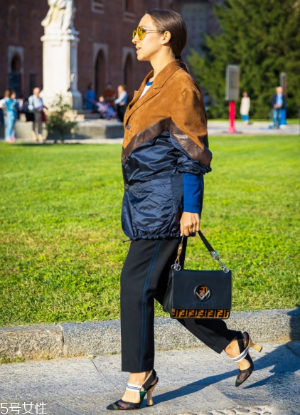 校服褲搭配什么鞋子？不同鞋子不同風(fēng)格