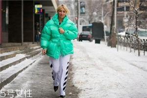 校服褲配什么上衣？舒適時(shí)尚兩不誤