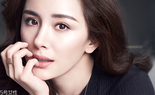 雪花秀和雅詩蘭黛護(hù)膚品哪個(gè)好？