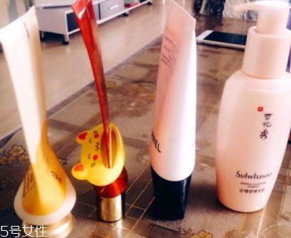 雅詩(shī)蘭黛和后哪個(gè)好用？哪個(gè)更貴？