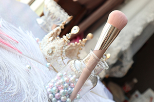 腮紅刷可以當(dāng)修容刷嗎？