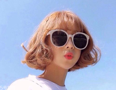 矮個(gè)子女生什么發(fā)型顯高？換個(gè)發(fā)型瞬間百變