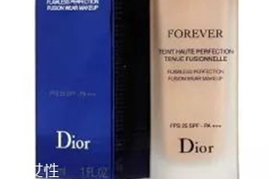 雅詩蘭黛和dior迪奧粉底液哪個(gè)好？