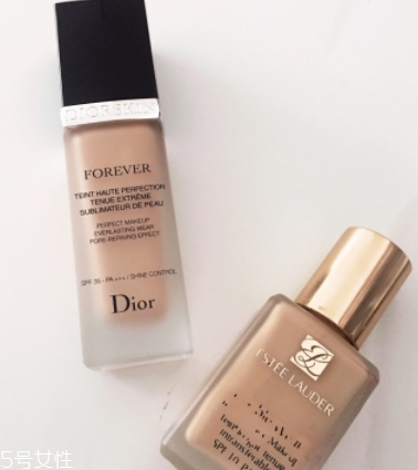 雅詩蘭黛和dior迪奧粉底液哪個(gè)好？