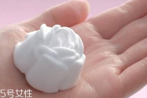 泡沫洗面奶可以帶上飛機(jī)嗎？可以帶上飛機(jī)但有容積限制