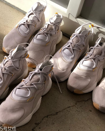 bristol studio與adidas crazy byw聯(lián)名款在哪買_多少錢？