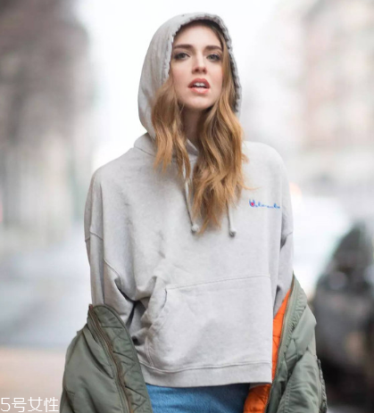 champion在哪里可以買？明星爭(zhēng)相演繹的衛(wèi)衣