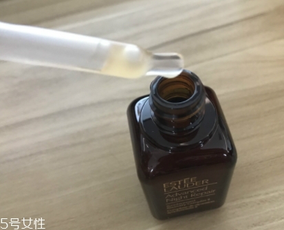 雅詩蘭黛適合油性皮膚嗎？