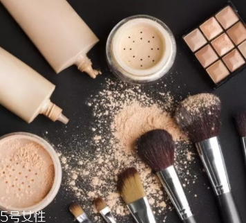 蜜粉可以用什么代替？別問我為什么不買蜜粉