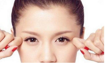 眼睛小怎么變大？畫(huà)一個(gè)臥蠶立即變大