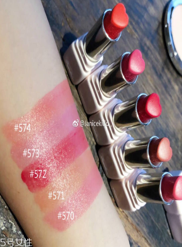 嬌蘭2018春季限量粉殼愛心型口紅色號(hào)試色 嬌蘭愛心型口紅價(jià)格