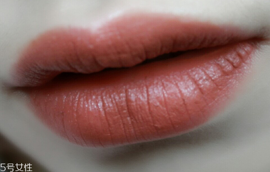 黃皮適合什么顏色的口紅？口紅界的常青樹