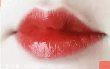 素顏適合什么顏色口紅？增添氣色又顯白