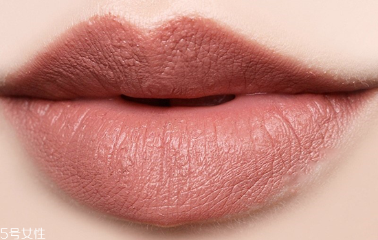 黃皮適合什么顏色的口紅？口紅界的常青樹