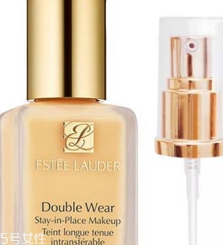 雅詩蘭黛和dior迪奧粉底液哪個(gè)好？