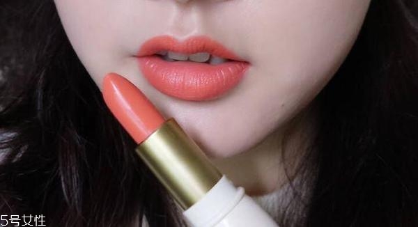 素顏適合什么顏色口紅？增添氣色又顯白