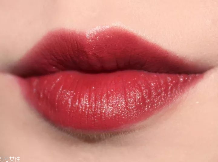 素顏適合什么顏色口紅？增添氣色又顯白