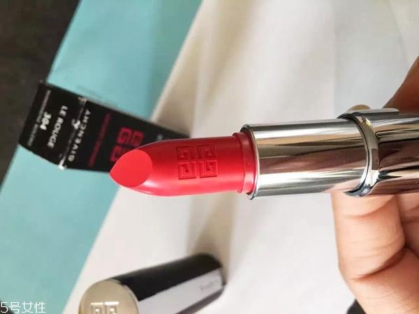 素顏適合什么顏色口紅？增添氣色又顯白