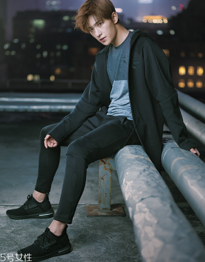 運(yùn)動(dòng)鞋可以用洗衣機(jī)甩干嗎？會(huì)對(duì)洗衣機(jī)造成很大損傷