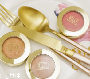 罐骨高怎么打腮紅？避開顴骨打淡色腮紅