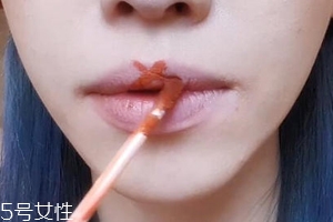 怎么變成櫻桃小嘴？大嘴唇變小攻略