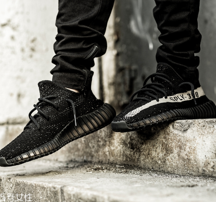 運(yùn)動(dòng)鞋可以配裙子嗎？打造時(shí)尚運(yùn)動(dòng)風(fēng)