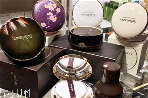 雪花秀氣墊和ysl氣墊哪個(gè)好？補(bǔ)妝也會(huì)很自然