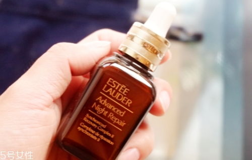 雅詩蘭黛精華和眼霜怎么用？其實是有先后順序的