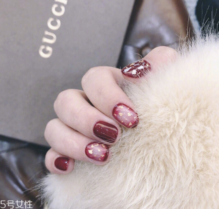紅色系溫柔ins風(fēng)美甲 氣質(zhì)顯白 紅色系溫柔ins風(fēng)美甲 氣質(zhì)顯白