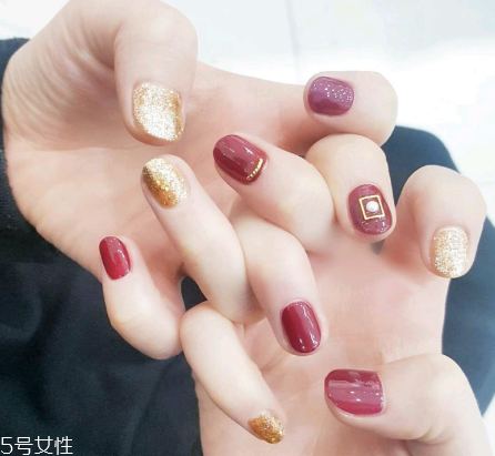 紅色系溫柔ins風(fēng)美甲 氣質(zhì)顯白 紅色系溫柔ins風(fēng)美甲 氣質(zhì)顯白