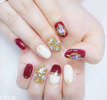 紅色系溫柔ins風(fēng)美甲 氣質(zhì)顯白 紅色系溫柔ins風(fēng)美甲 氣質(zhì)顯白