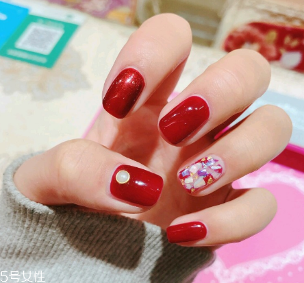 紅色系溫柔ins風(fēng)美甲 氣質(zhì)顯白 紅色系溫柔ins風(fēng)美甲 氣質(zhì)顯白