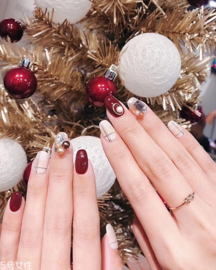 紅色系溫柔ins風(fēng)美甲 氣質(zhì)顯白 紅色系溫柔ins風(fēng)美甲 氣質(zhì)顯白
