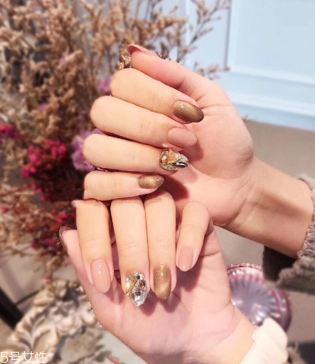 紅色系溫柔ins風(fēng)美甲 氣質(zhì)顯白 紅色系溫柔ins風(fēng)美甲 氣質(zhì)顯白