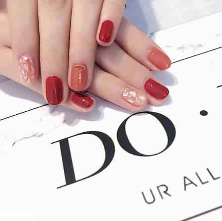 紅色系溫柔ins風(fēng)美甲 氣質(zhì)顯白 紅色系溫柔ins風(fēng)美甲 氣質(zhì)顯白