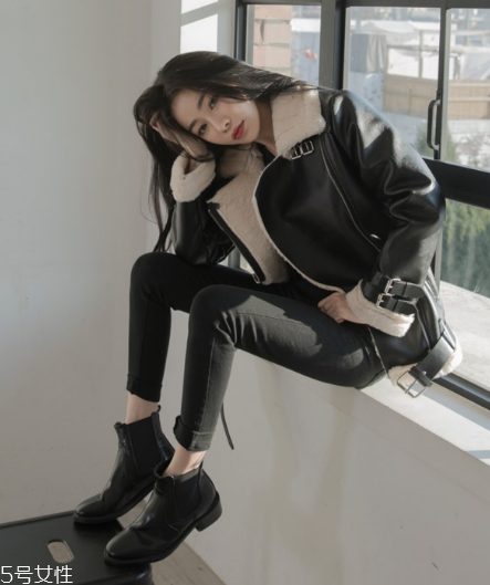 羊羔毛外套怎么搭配？這樣穿保暖又時髦