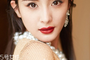 雅詩(shī)蘭黛口紅哪個(gè)系列好？?jī)A慕vs戀愛(ài)唇膏