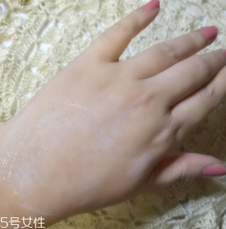 Florena護(hù)手霜怎么樣？滋潤(rùn)美白打造纖纖玉手