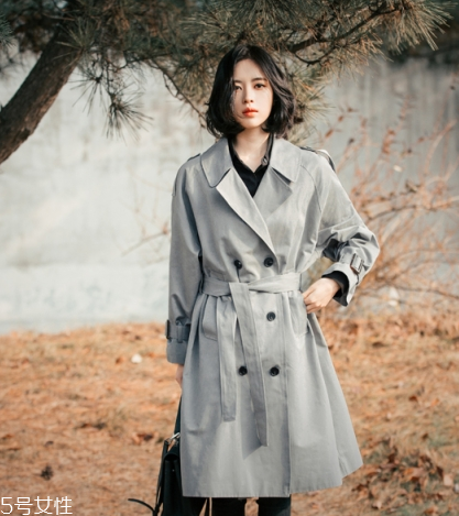 風衣什么顏色好看？不同顏色不用風采