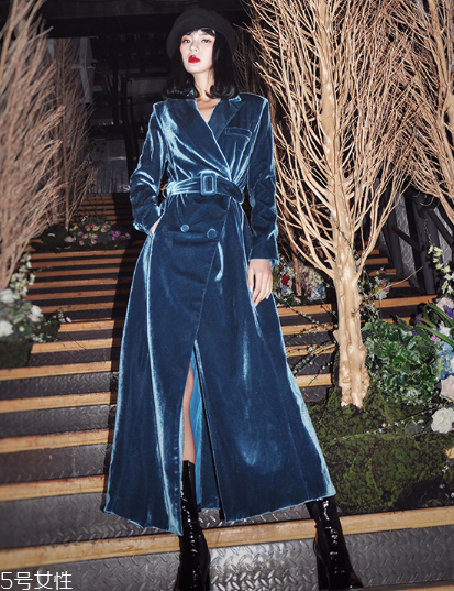 風衣什么顏色好看？不同顏色不用風采