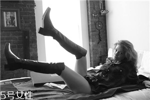 長(zhǎng)靴怎么搭配顯高？輕松穿出大長(zhǎng)腿