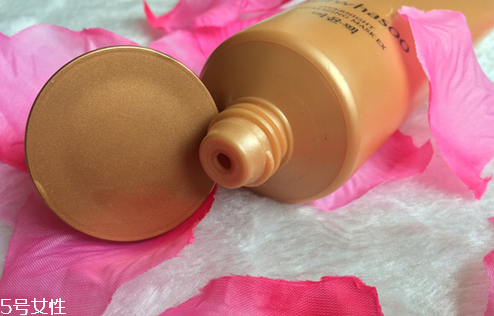 雪花秀凝脂玉和雨潤睡眠面膜哪個好？改善皮膚暗黃