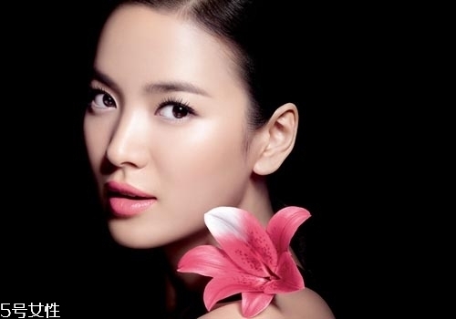 雪花秀凝脂玉和雨潤睡眠面膜哪個好？改善皮膚暗黃