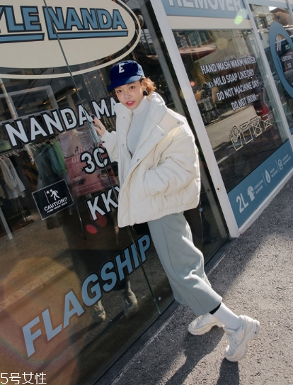 白色面包服配什么鞋？各種風格隨意切換