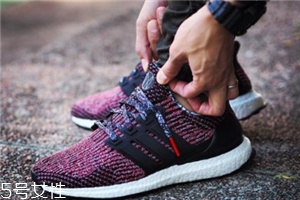 運(yùn)動(dòng)鞋鞋底變黃怎么辦？巧用衛(wèi)生紙來幫忙