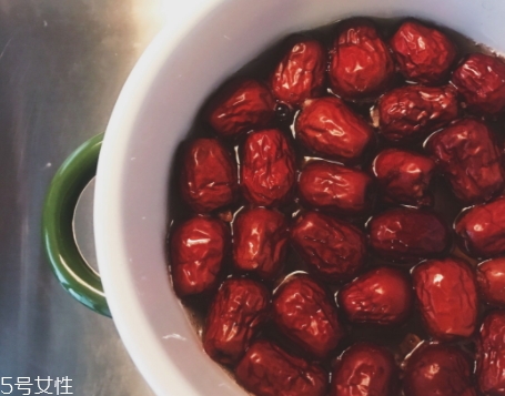 琺瑯鍋可以煲湯嗎？讓喝湯變得有逼格