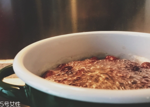 琺瑯鍋可以煲湯嗎？讓喝湯變得有逼格