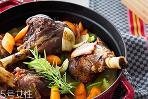 琺瑯鍋可以煲湯嗎？讓喝湯變得有逼格