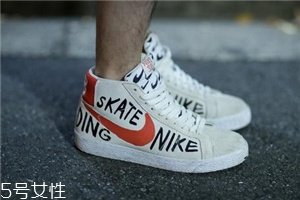 運(yùn)動(dòng)鞋鞋底響怎么辦？可能是進(jìn)水了