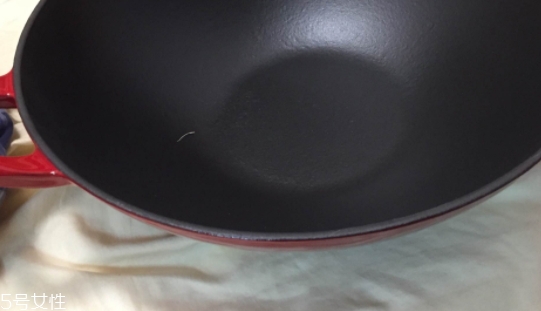 琺瑯鍋可以炒菜嗎？要選對琺瑯鍋